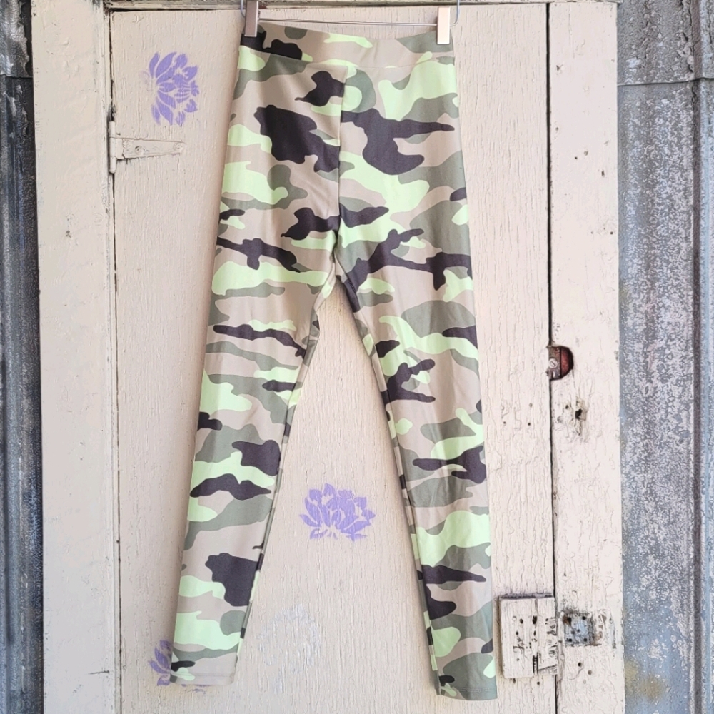 Glossy Camo Leggings